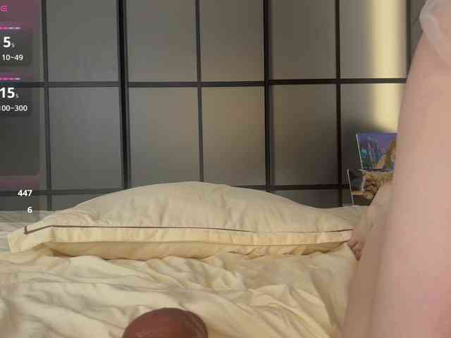 MiraJuicyJune webcam