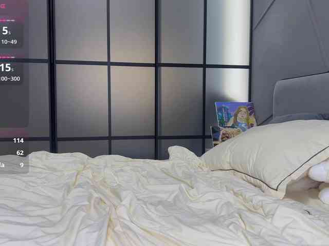 MiraJuicyJune MiraJuicyJune