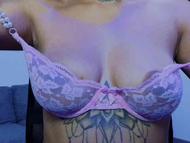 ScarlethJonz1 webcam