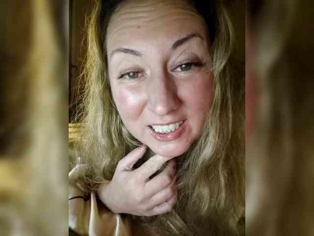 Russianbunny96 webcam