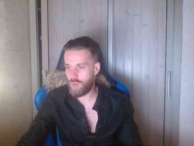 Simon2814 Live Webcam on BongaCams