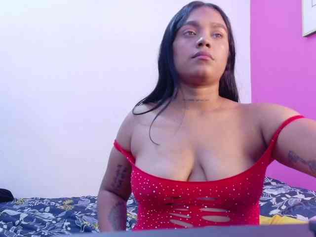 curvybrunnete curvybrunnete