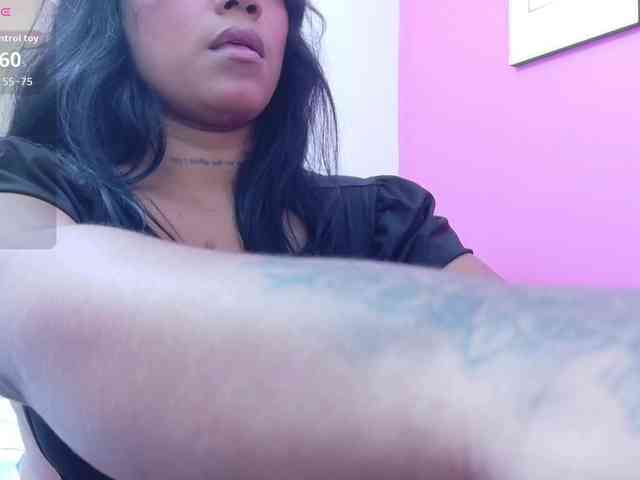 curvybrunnete webcam