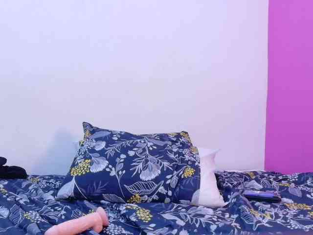 curvybrunnete curvybrunnete