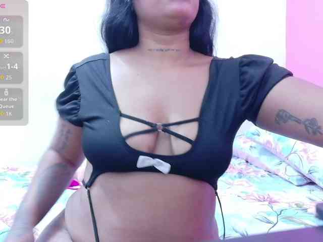 curvybrunnete curvybrunnete