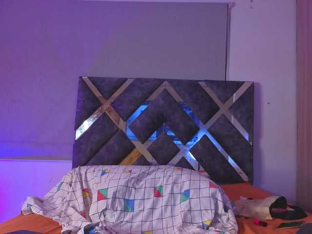 Tinny-slong's BongaCams show and profile