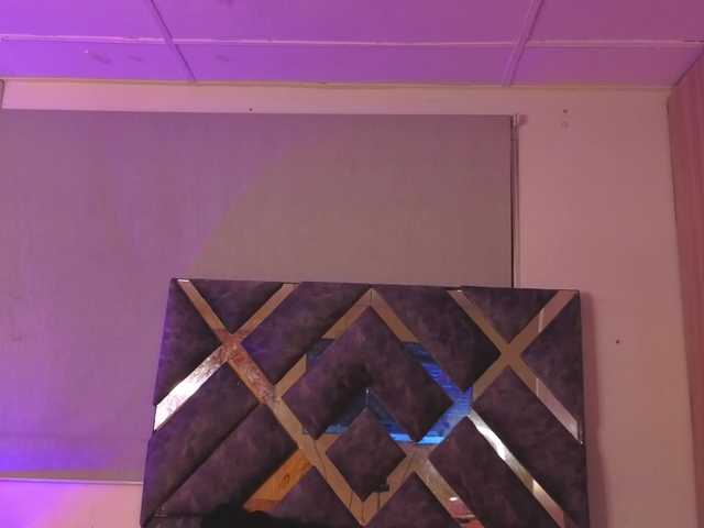 Tinny-slong's BongaCams show and profile