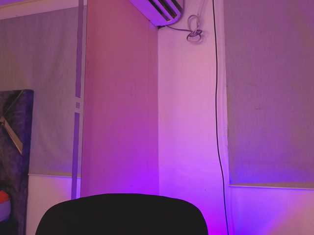 Tinny-slong's BongaCams show and profile