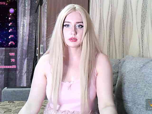 NikkiRoseanna webcam