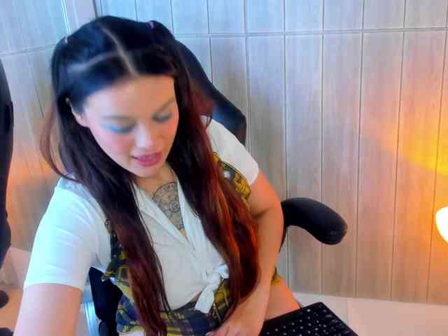 Adelaindiamond webcam