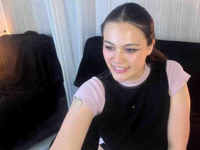 Adelaindiamond webcam