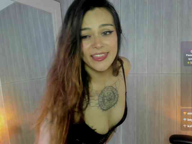 Adelaindiamond webcam
