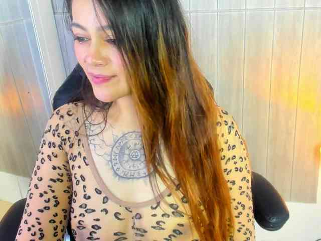 Adelaindiamond webcam