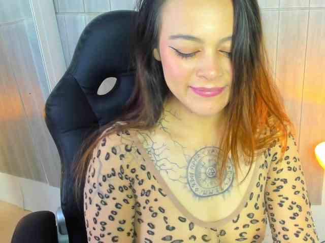 Adelaindiamond webcam