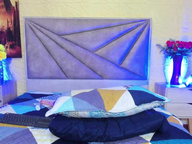 aurora-saenzz's BongaCams show and profile