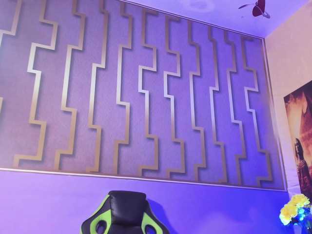 aurora-saenzz's BongaCams show and profile