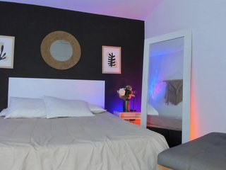 VioletPaket Porn Show