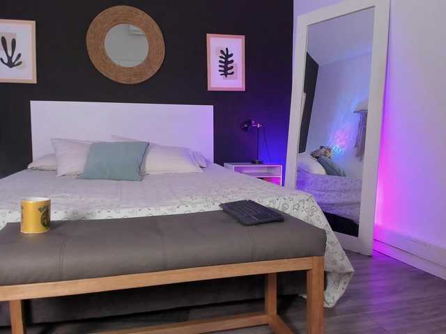 VioletPaket's BongaCams show and profile