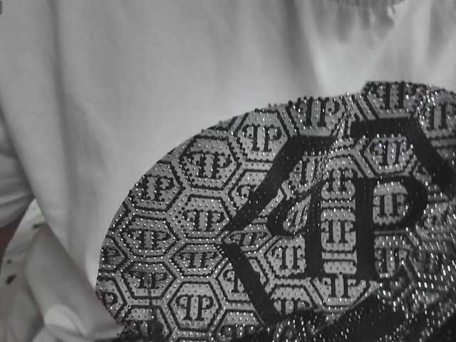 Rich-couple-69, 25 y/o - Live Cam on BongaCams