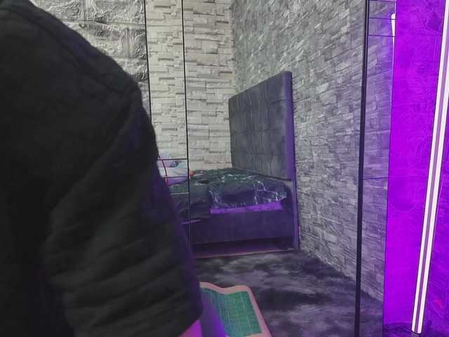 Preview of rich-couple-69