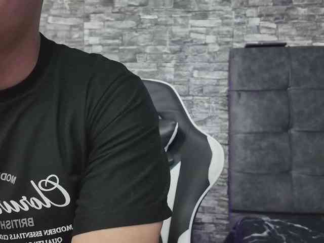 Rich-couple-69 webcam