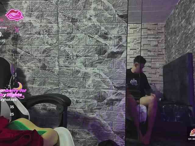 Rich-couple-69 webcam