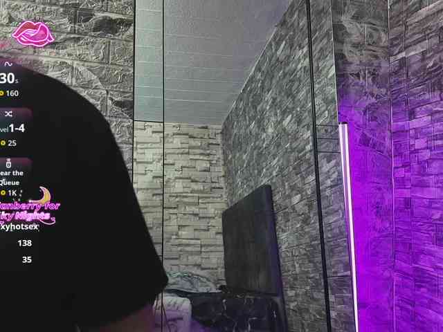 Rich-couple-69 webcam