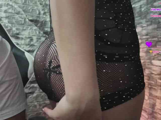 Rich-couple-69 webcam