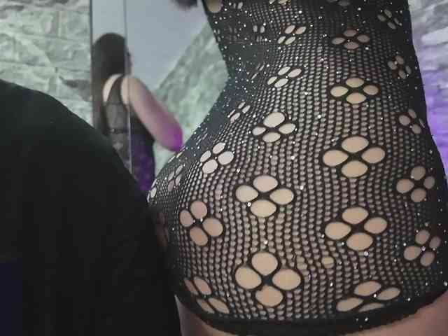 Rich-couple-69 webcam