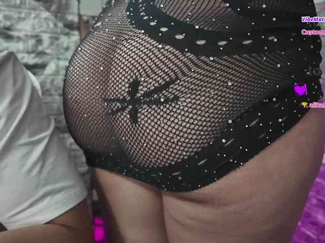 Rich-couple-69 webcam