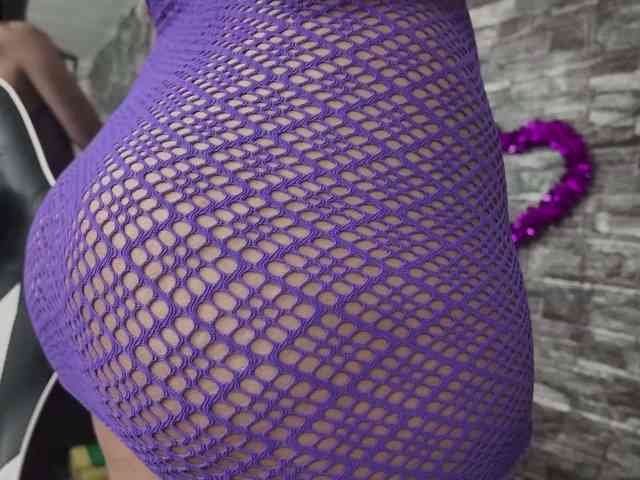 Rich-couple-69 webcam