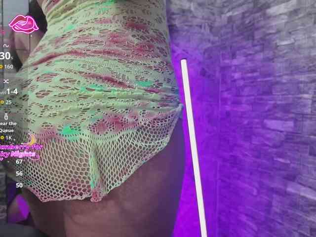 Rich-couple-69 webcam