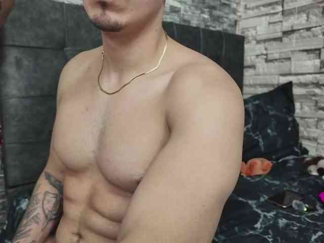 Rich-couple-69 webcam