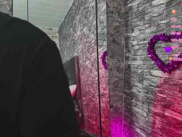 Rich-couple-69 webcam