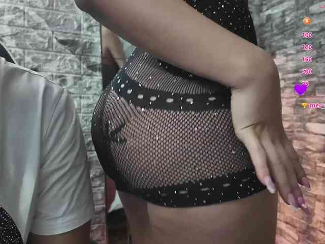 Rich-couple-69 webcam