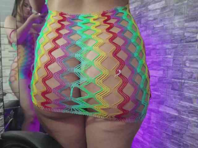 Rich-couple-69 webcam