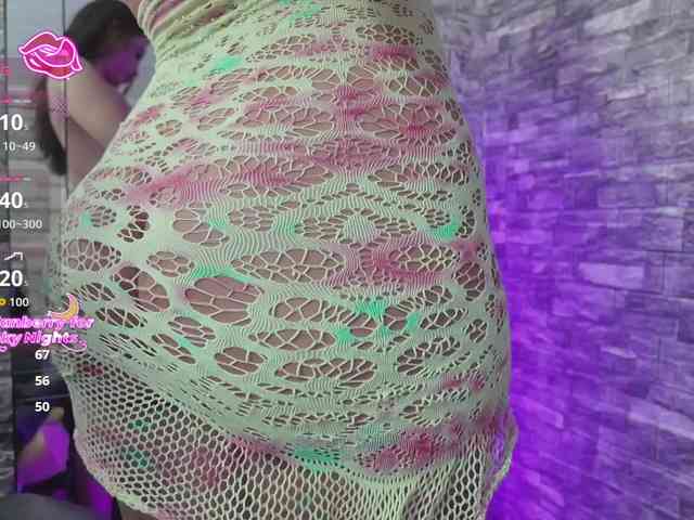 Rich-couple-69 webcam