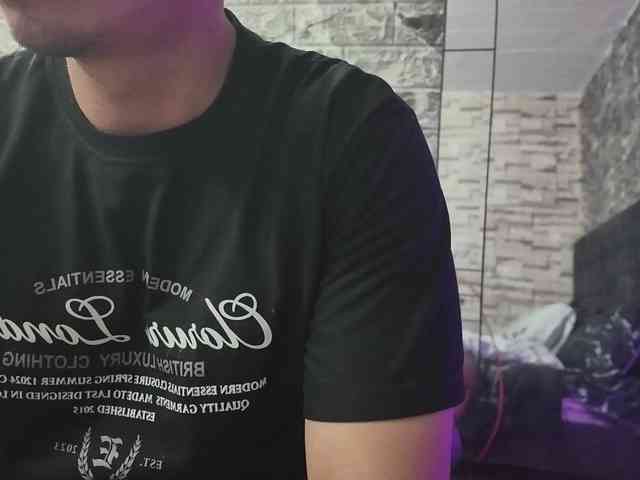 Rich-couple-69 webcam