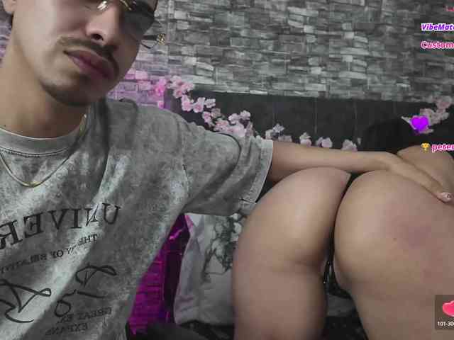 Rich-couple-69 webcam