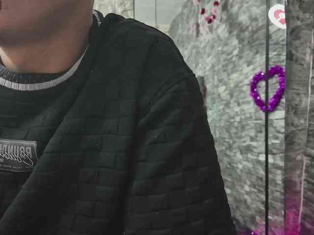 Rich-couple-69 webcam