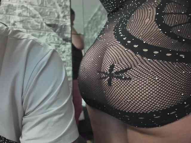 Rich-couple-69 webcam