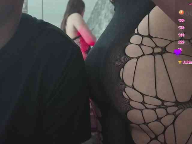 Rich-couple-69 webcam