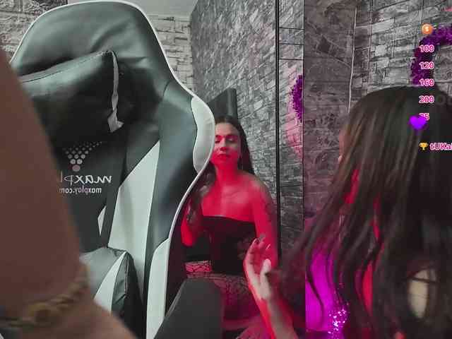 Rich-couple-69 webcam