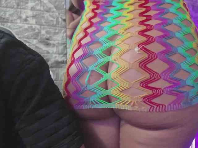 Rich-couple-69 webcam