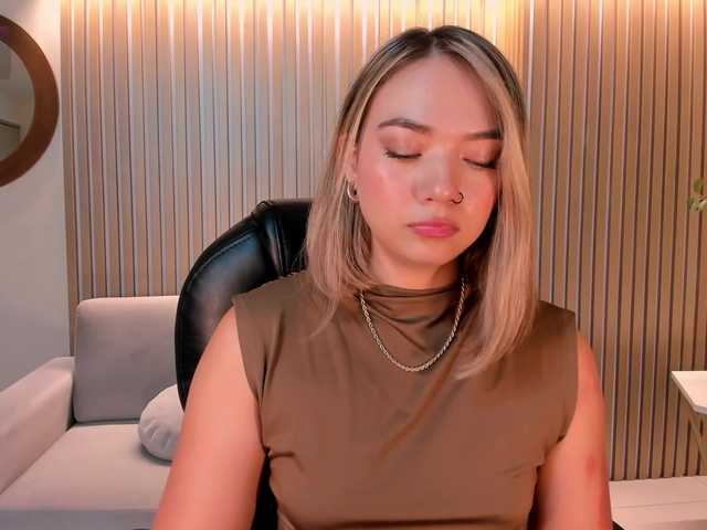 HaleyGreen's BongaCams show and profile