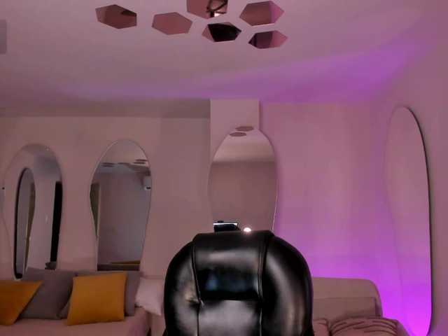 HaleyGreen's BongaCams show and profile