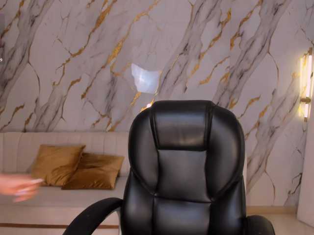 HaleyGreen's BongaCams show and profile