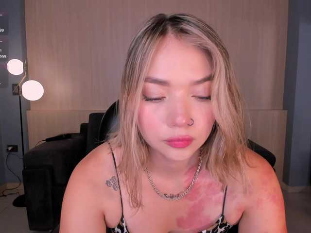 HaleyGreen's BongaCams show and profile