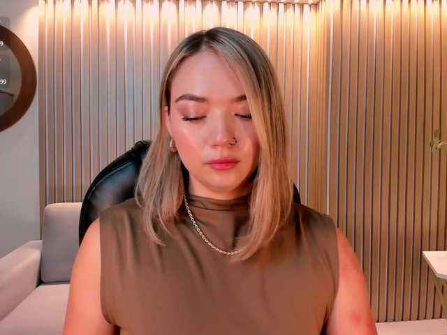 HaleyGreen's BongaCams show and profile