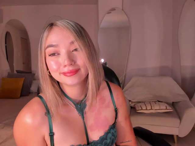 HaleyGreen's BongaCams show and profile